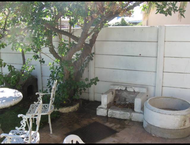1 bed property to rent in TABLE VIEW
